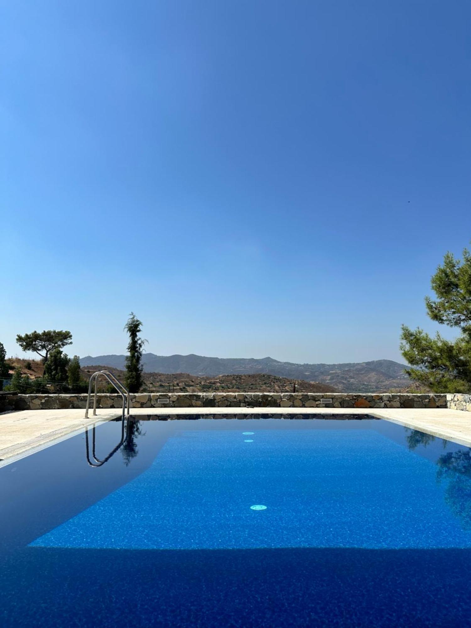 Luxury Villa Pluto Stunning Mountain Views Ora ภายนอก รูปภาพ